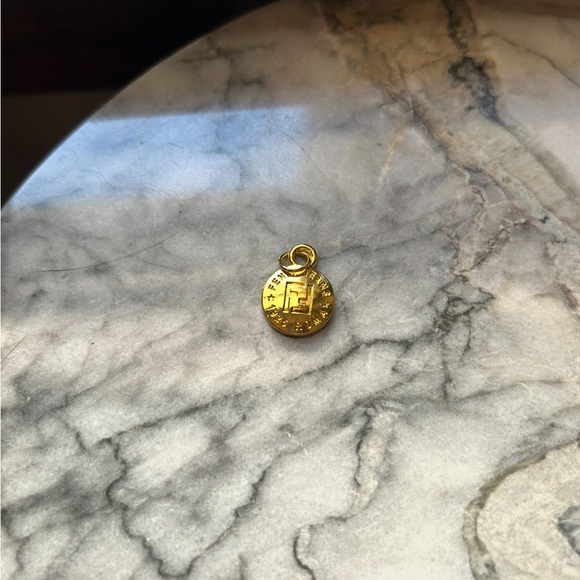 FENDI Gold Logo Charm - Picture 1 of 4